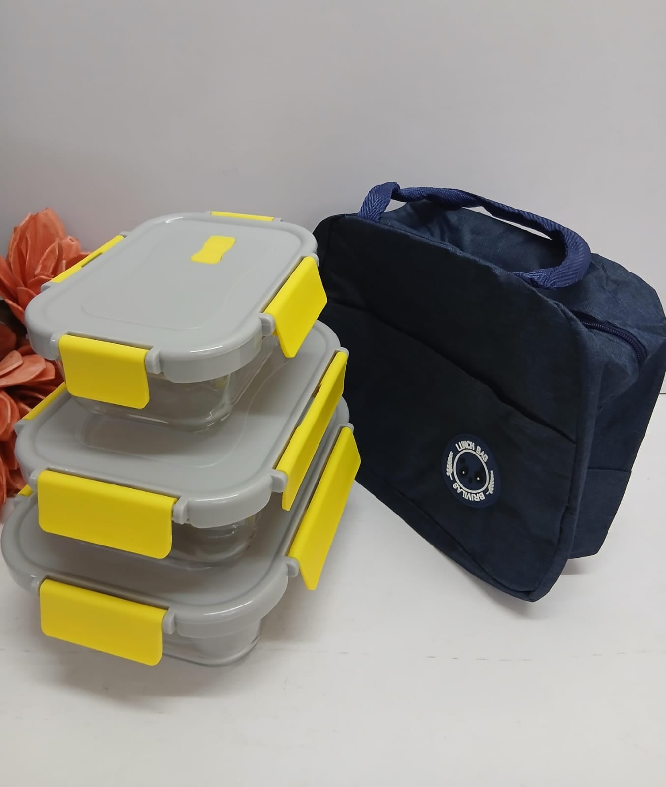 Glass snack box with lunch bag